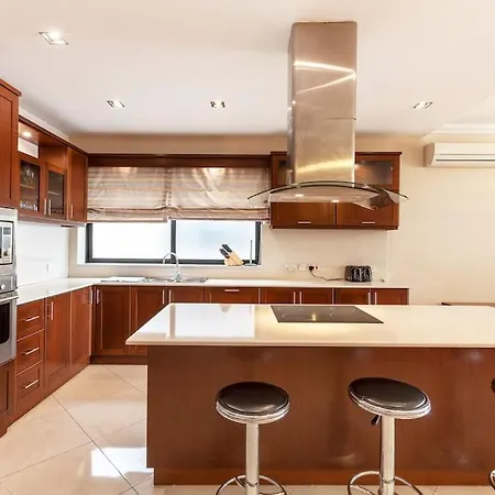 Appartement Luxury Apt With Hot Tub & Bbq With Valletta Views By 360 Estates
