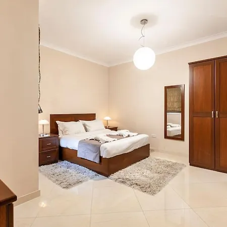 Luxury Apt With Hot Tub & Bbq With Valletta Views By 360 Estates Appartement Sliema