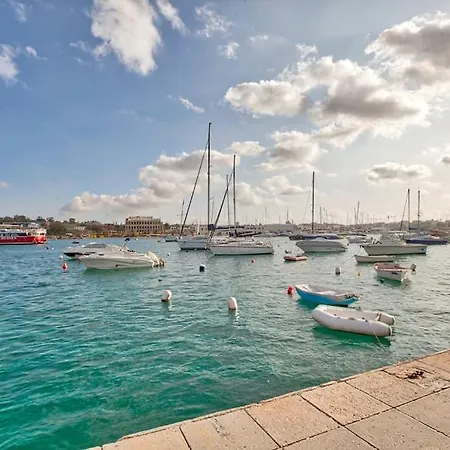 Luxury Apt With Hot Tub & Bbq With Valletta Views By 360 Estates *