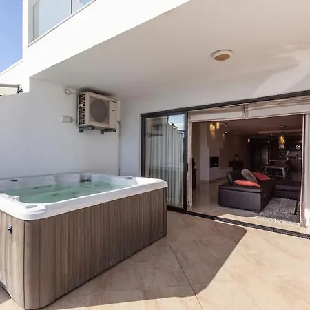 Luxury Apt With Hot Tub & Bbq With Valletta Views By 360 Estates 斯利马