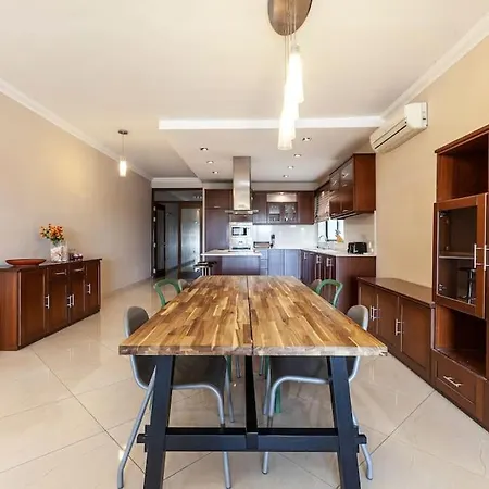 Luxury Apt With Hot Tub & Bbq With Valletta Views By 360 Estates * Sliema